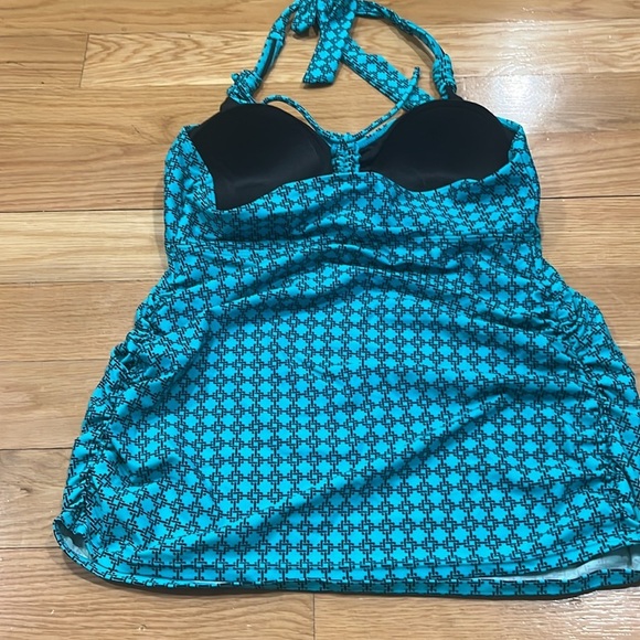 Motherhood Beach Bump maternity tankini swim top size medium. - Picture 4 of 7